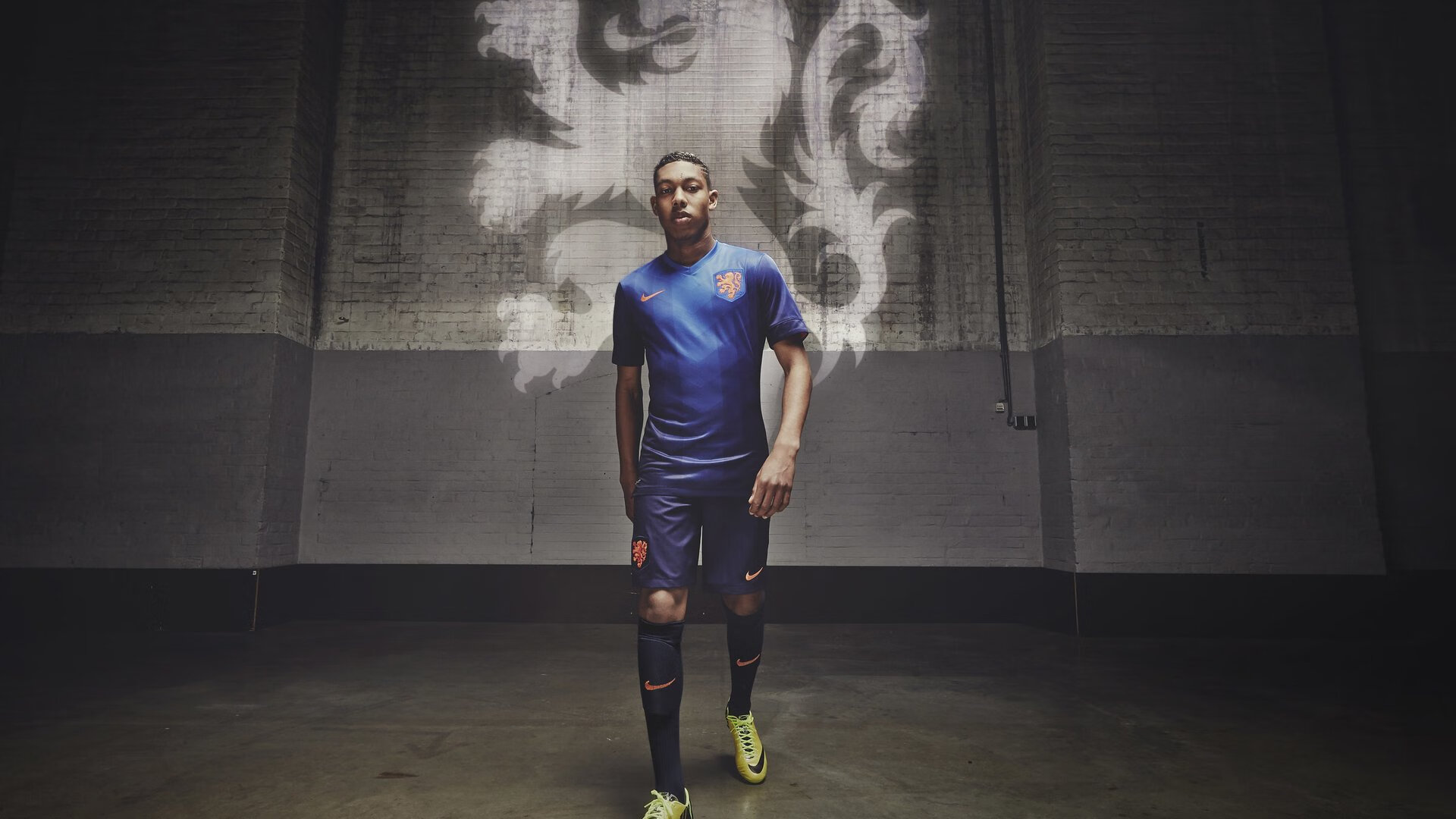 开云体育APP下载-维尼修斯爆发与袋鼠折戟，足球世界里的必然与偶然